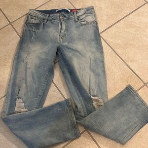 Women’s Celebrity Pink Bestie Distressed Jean size 7/28